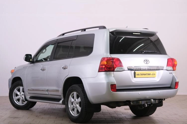 Toyota Land Cruiser 4 из 6