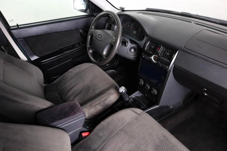 ВАЗ (LADA) Priora 10 из 21