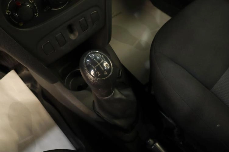 Renault Logan 11 из 13