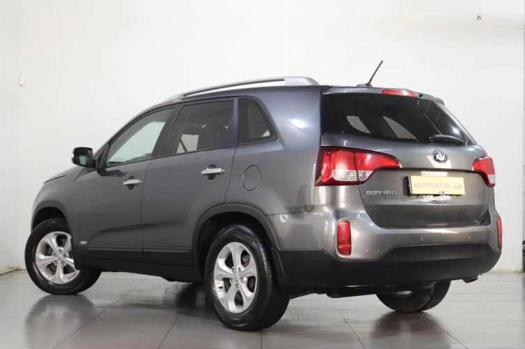 KIA Sorento 4 из 6