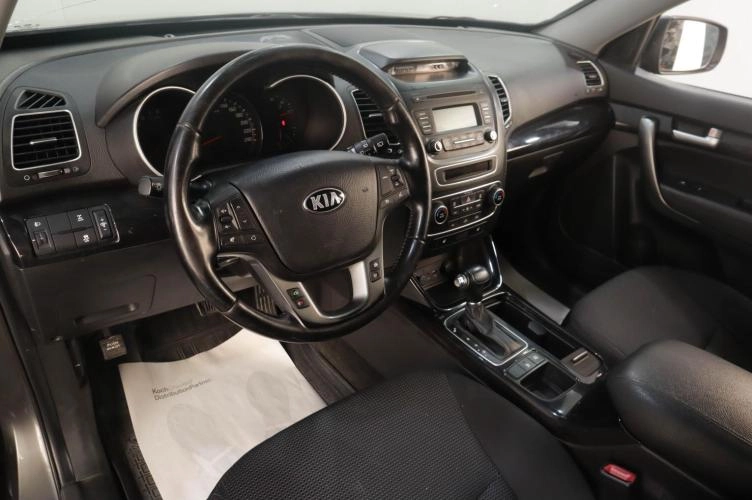 KIA Sorento 7 из 16