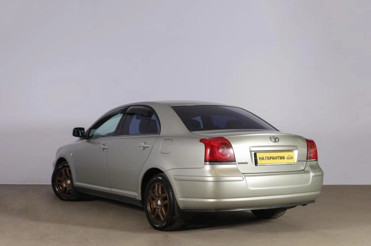 Toyota Avensis 4 из 6