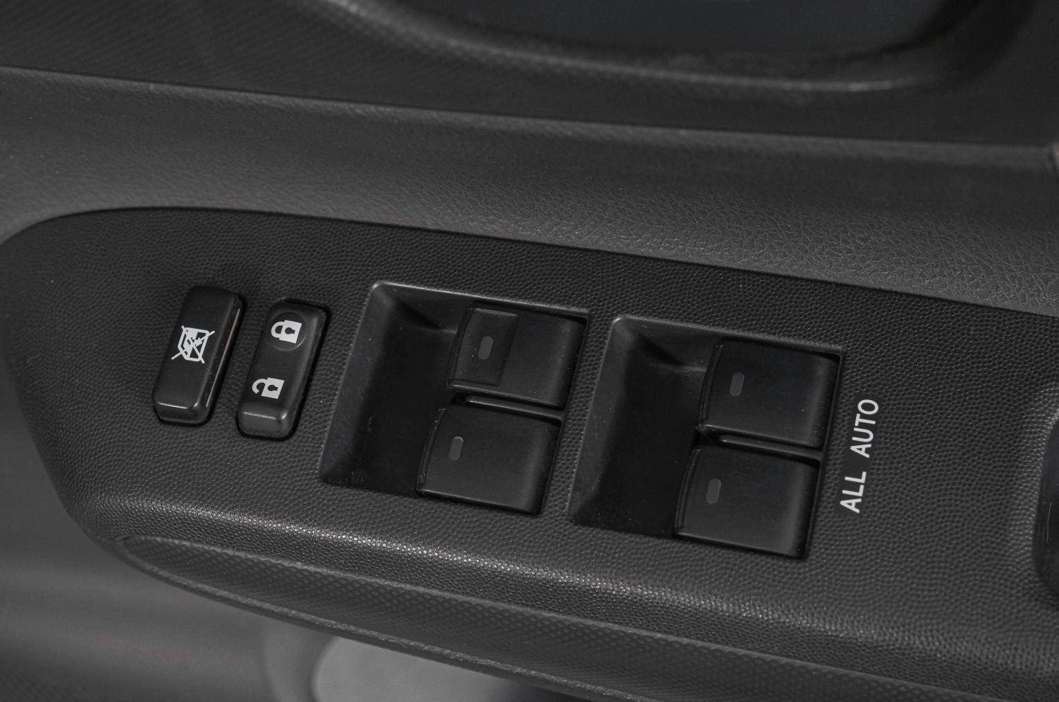 Toyota Wish 19 из 19