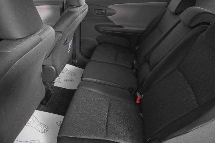 Toyota Wish 9 из 19