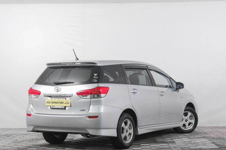 Toyota Wish 6 из 6