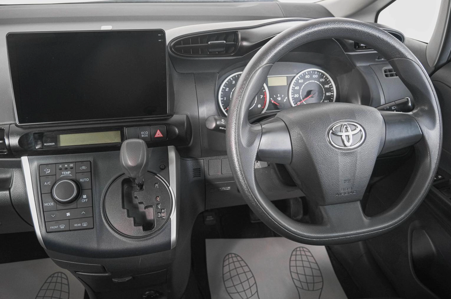 Toyota Wish 14 из 19