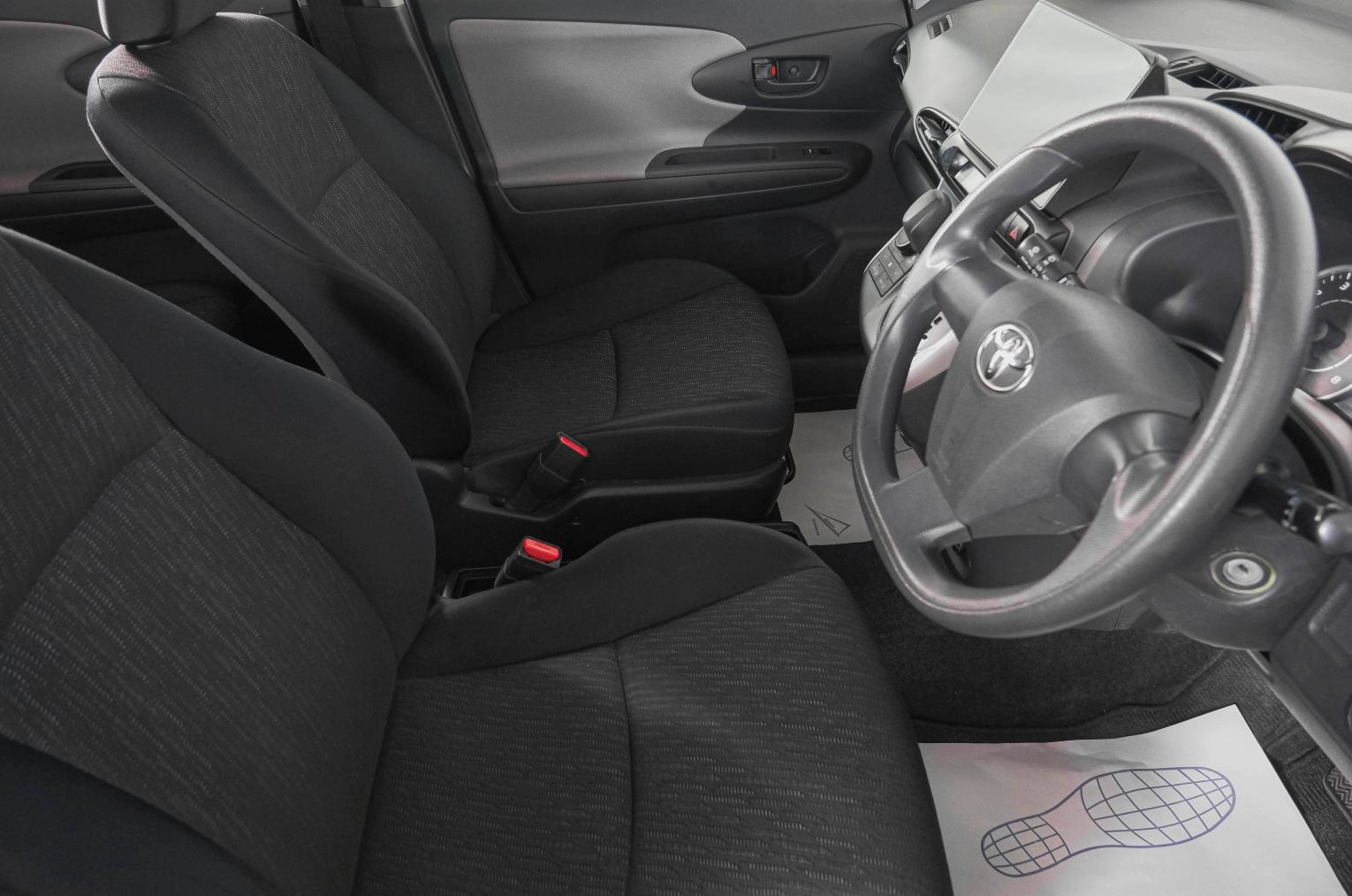 Toyota Wish 11 из 19