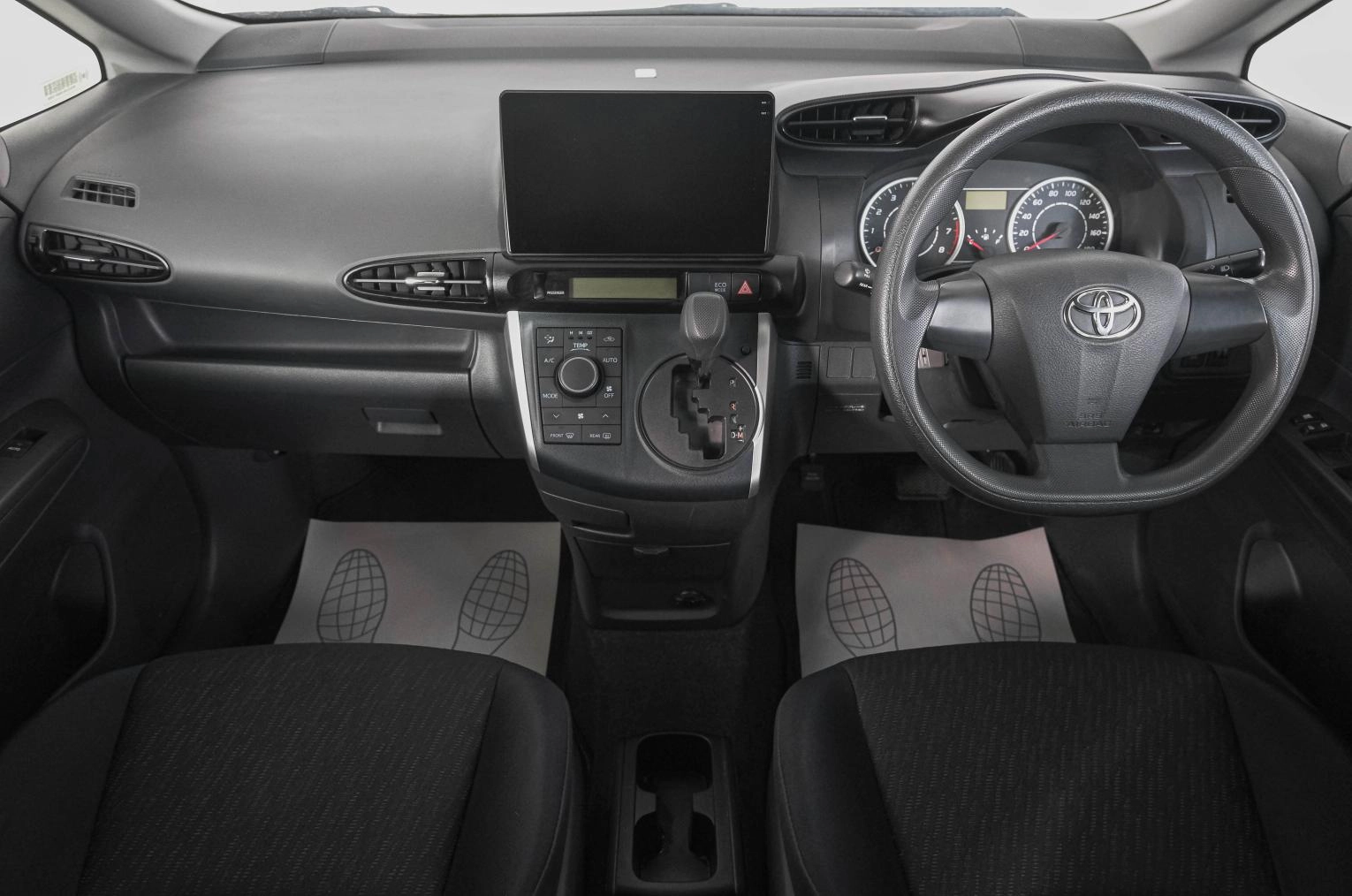 Toyota Wish 13 из 19