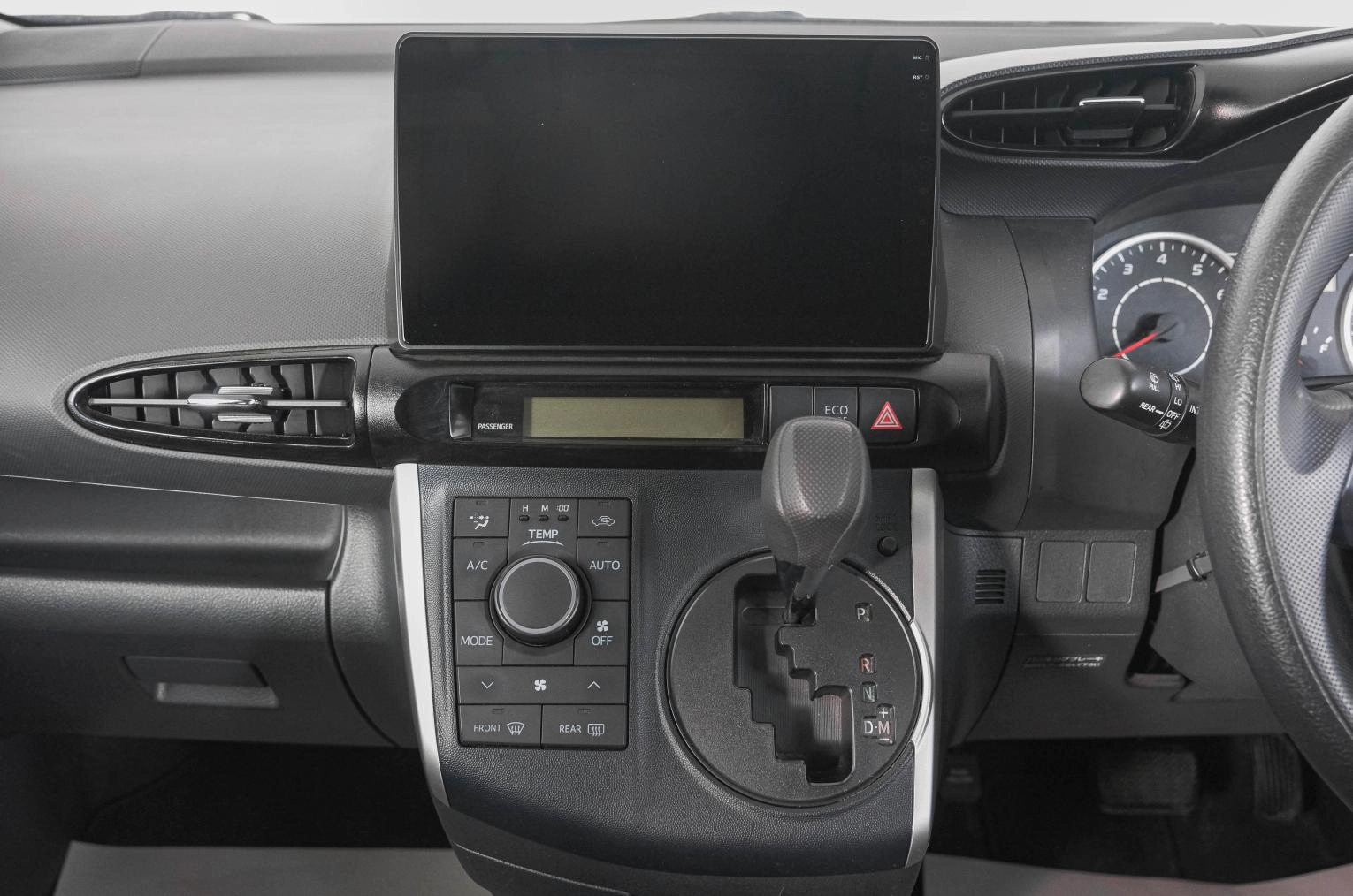 Toyota Wish 16 из 19