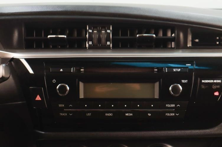 Toyota Corolla 15 из 19