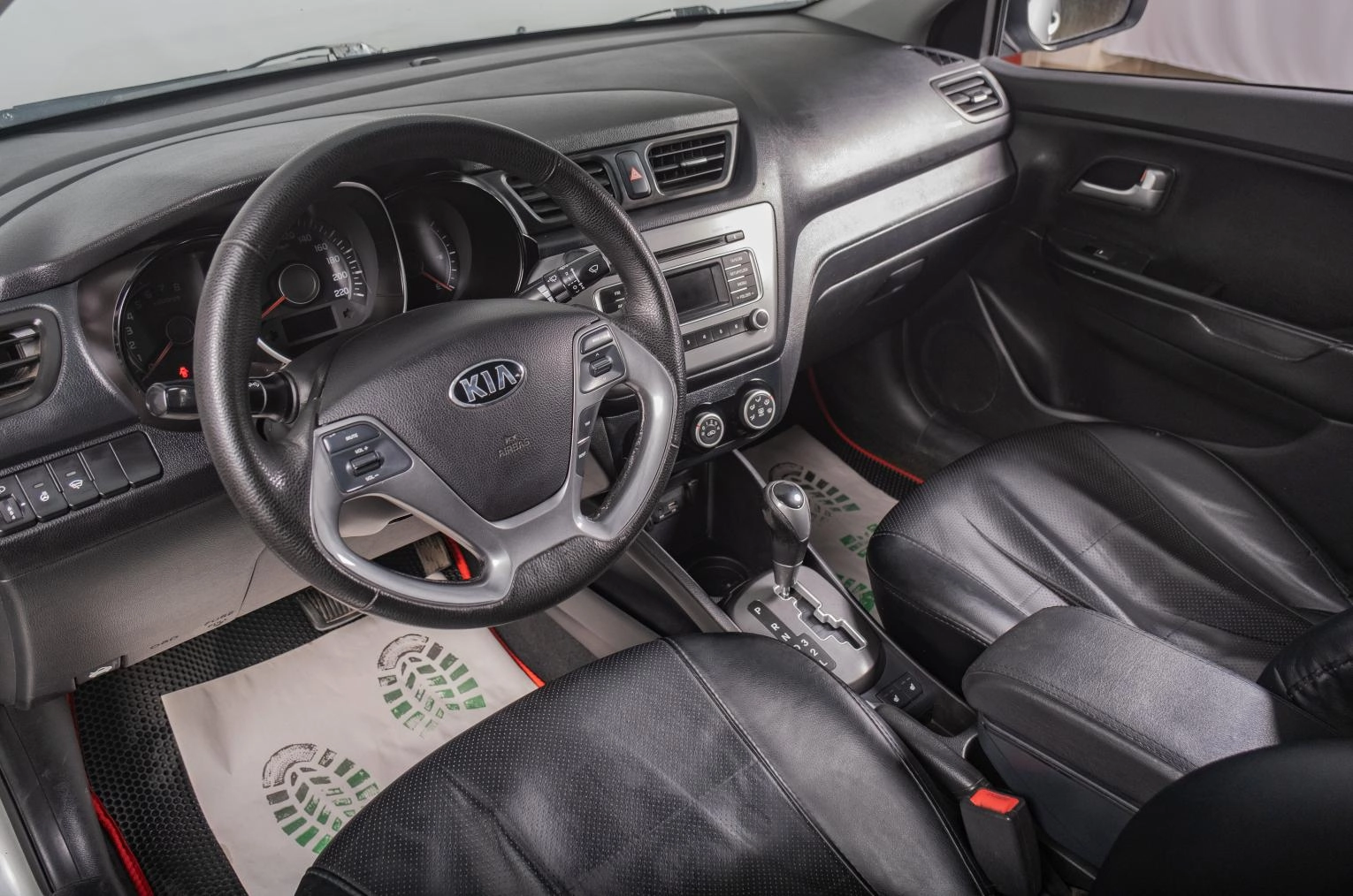 KIA Rio 8 из 18