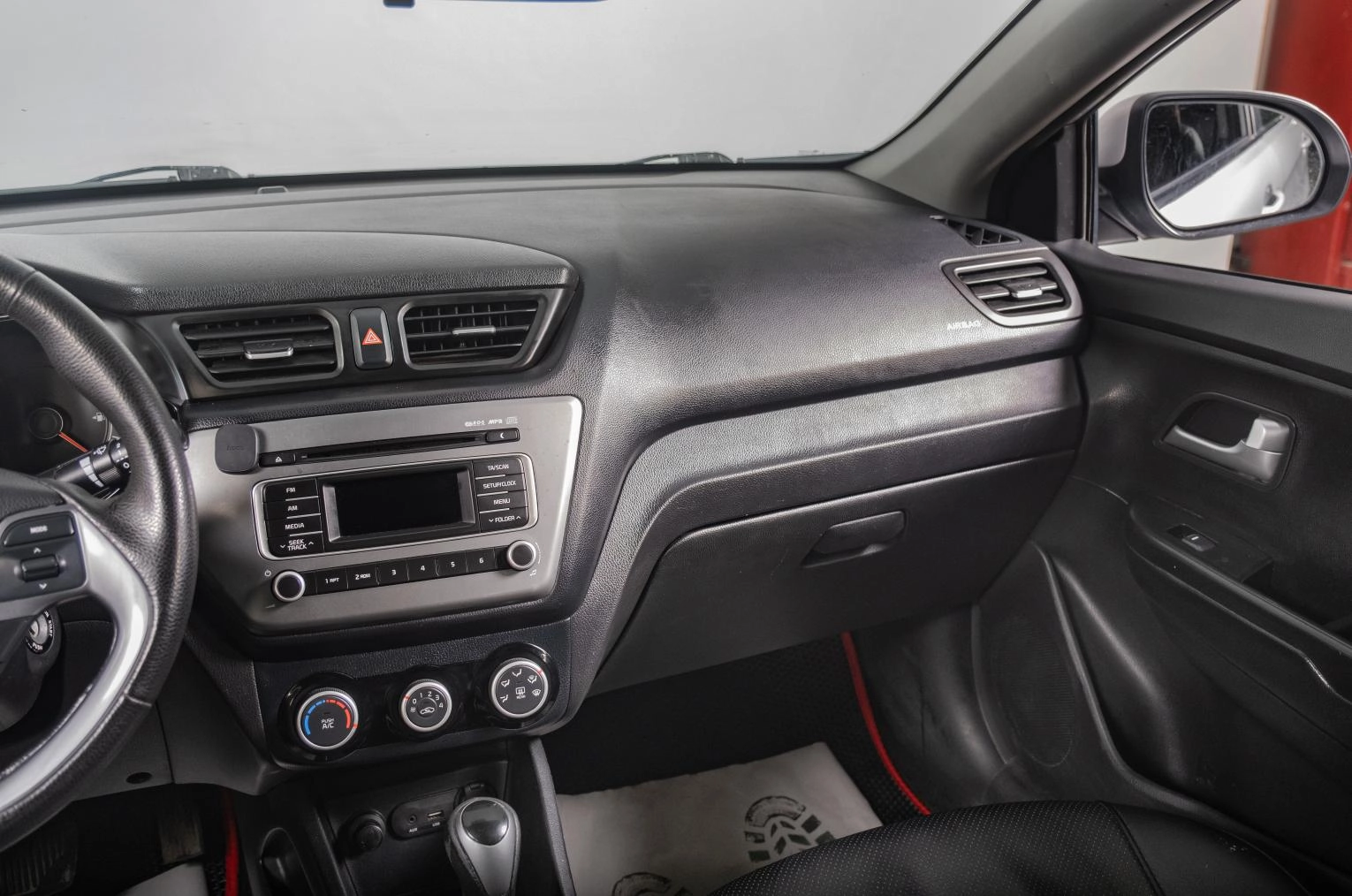 KIA Rio 11 из 18