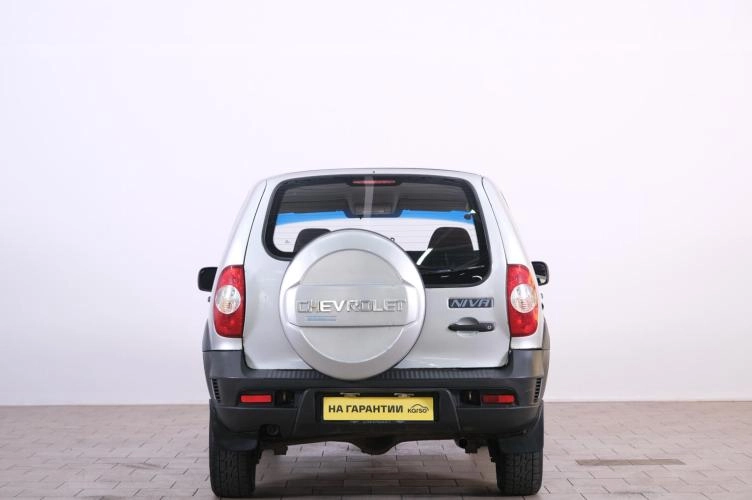 Chevrolet Niva 5 из 6