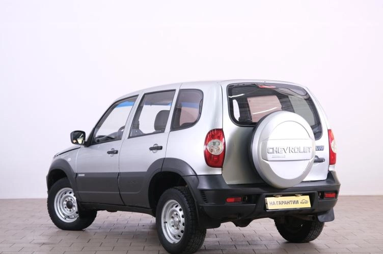 Chevrolet Niva 4 из 6