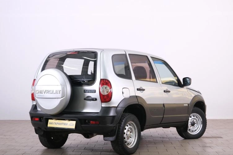 Chevrolet Niva 6 из 6