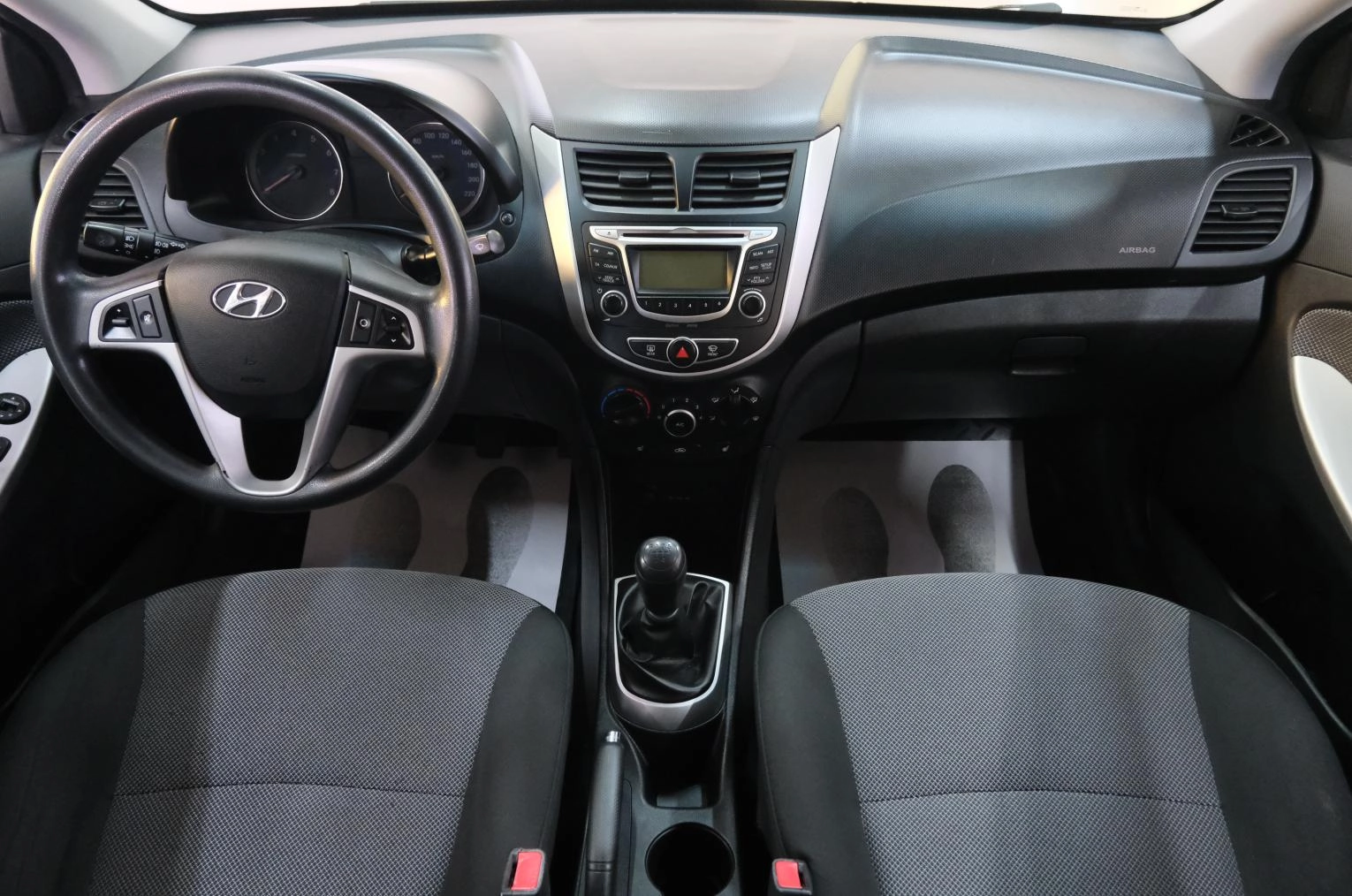 Hyundai Solaris 12 из 21