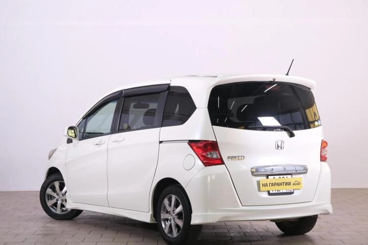Honda Freed 4 из 6