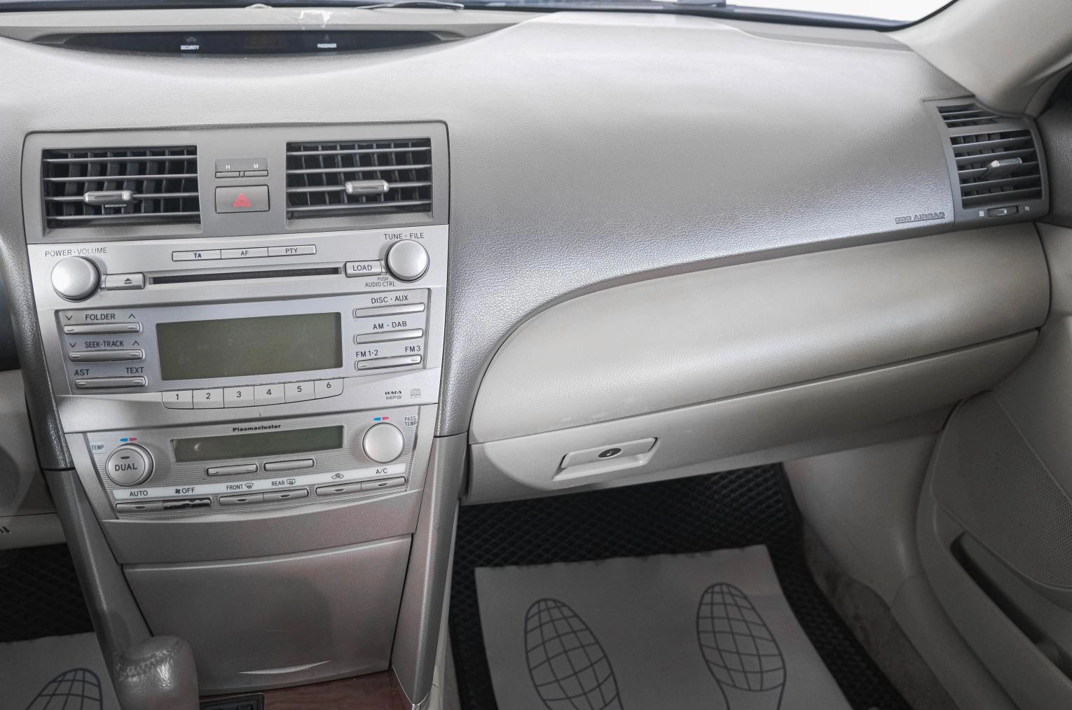 Toyota Camry 14 из 24