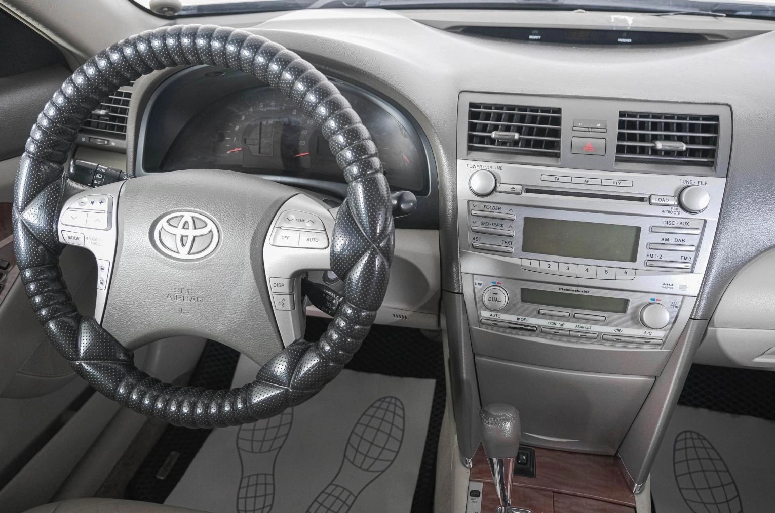Toyota Camry 12 из 24