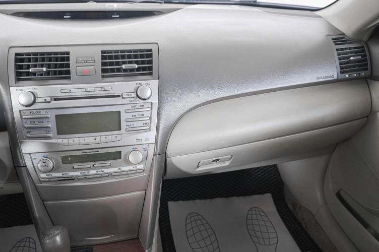 Toyota Camry 14 из 24