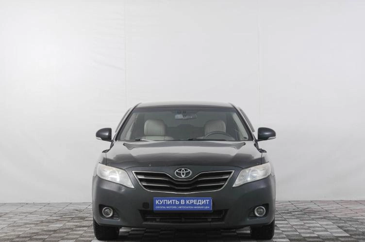 Toyota Camry 2 из 6