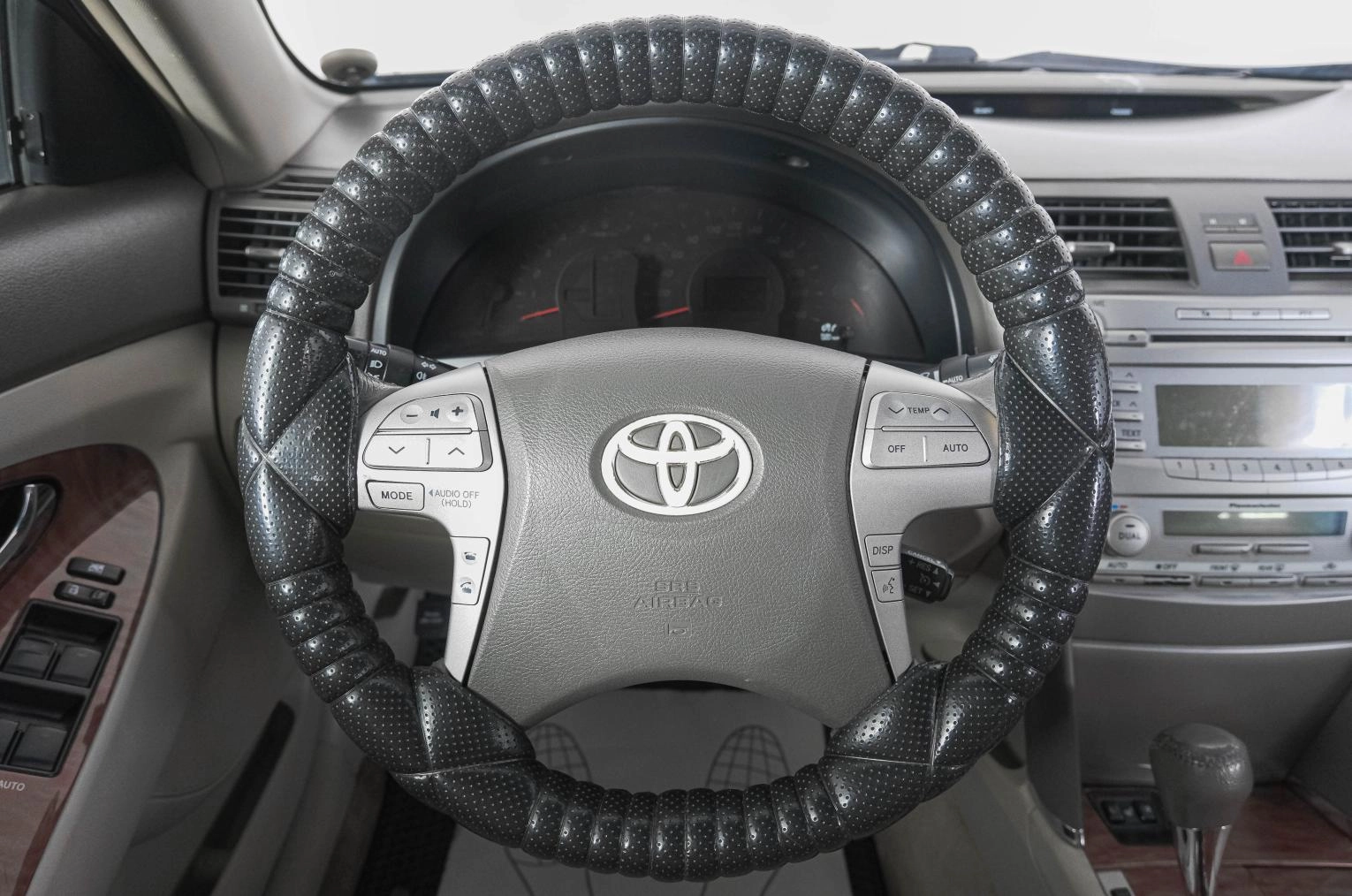 Toyota Camry 15 из 24