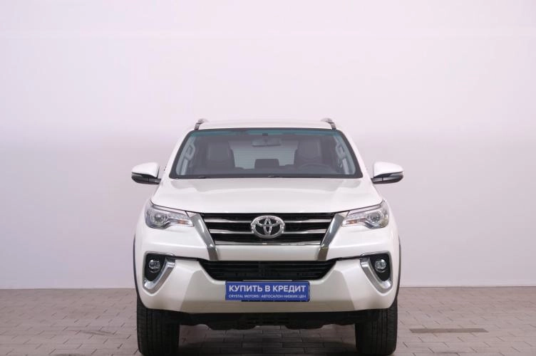 Toyota Fortuner 2 из 6
