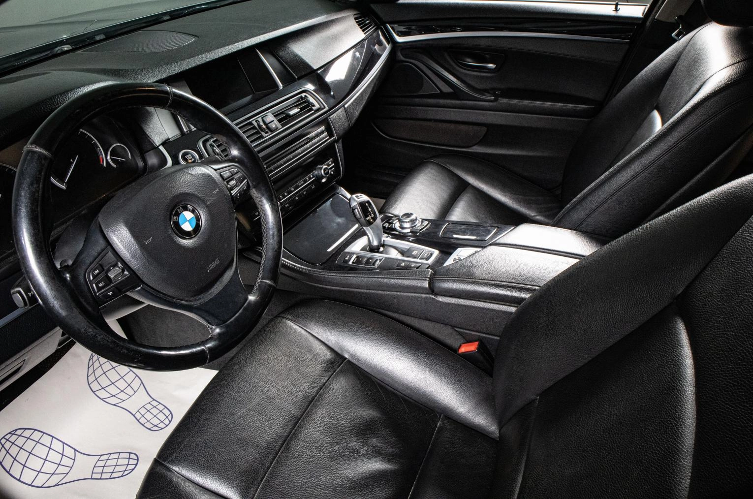 BMW 5 серия 9 из 17