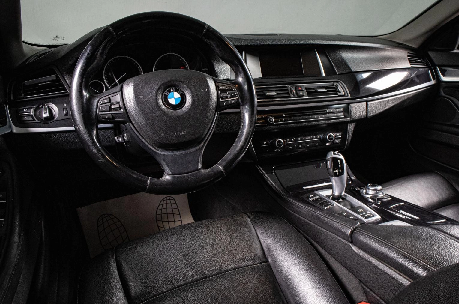 BMW 5 серия 12 из 17
