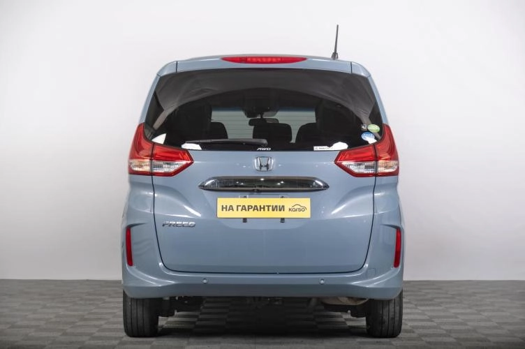 Honda Freed 4 из 6