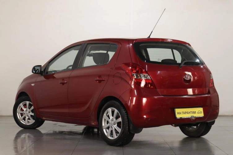 Hyundai i20 4 из 6