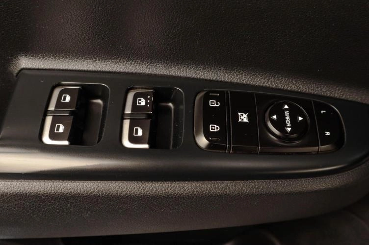 KIA Rio 8 из 18