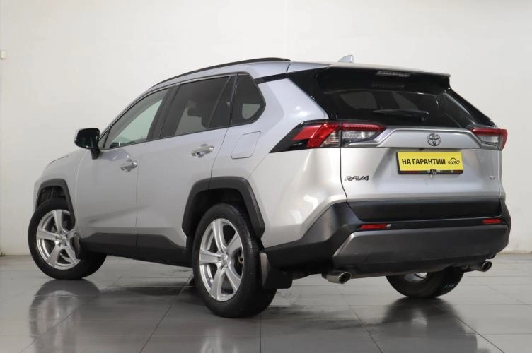 Toyota RAV4 4 из 6