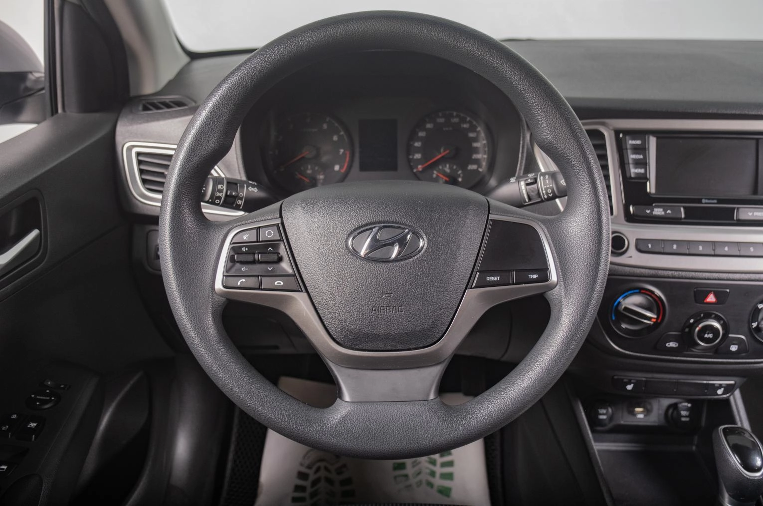 Hyundai Solaris 12 из 18