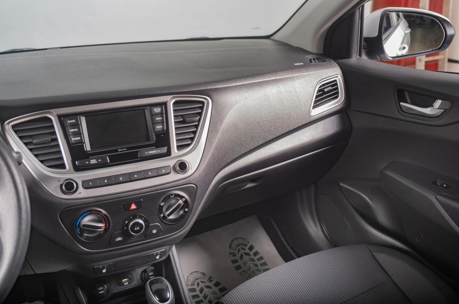 Hyundai Solaris 11 из 18