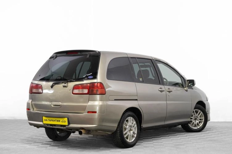 Nissan Liberty 4 из 6