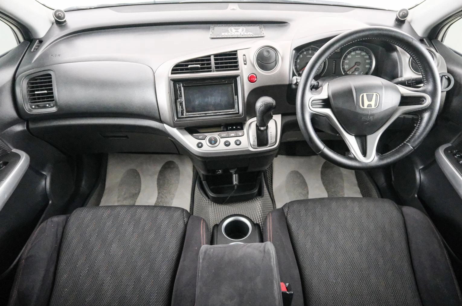 Honda Stream 10 из 22