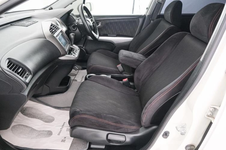 Honda Stream 13 из 22