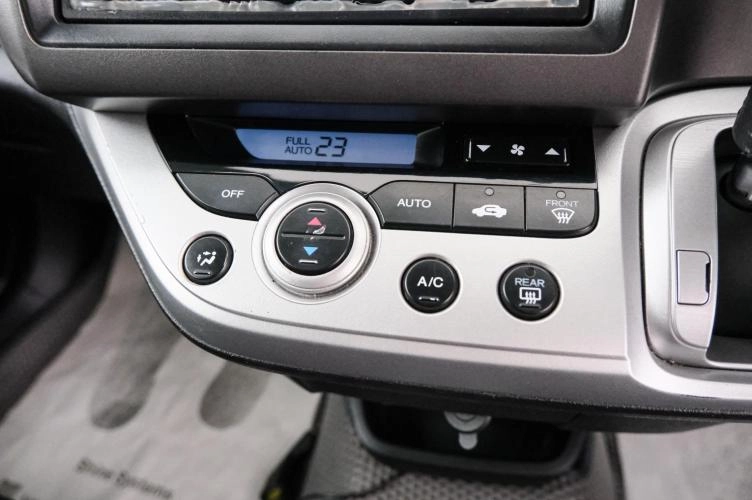 Honda Stream 17 из 22