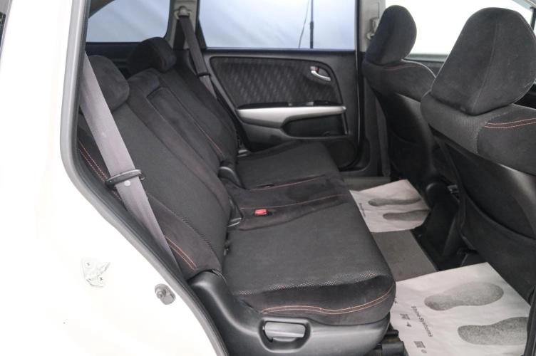 Honda Stream 20 из 22