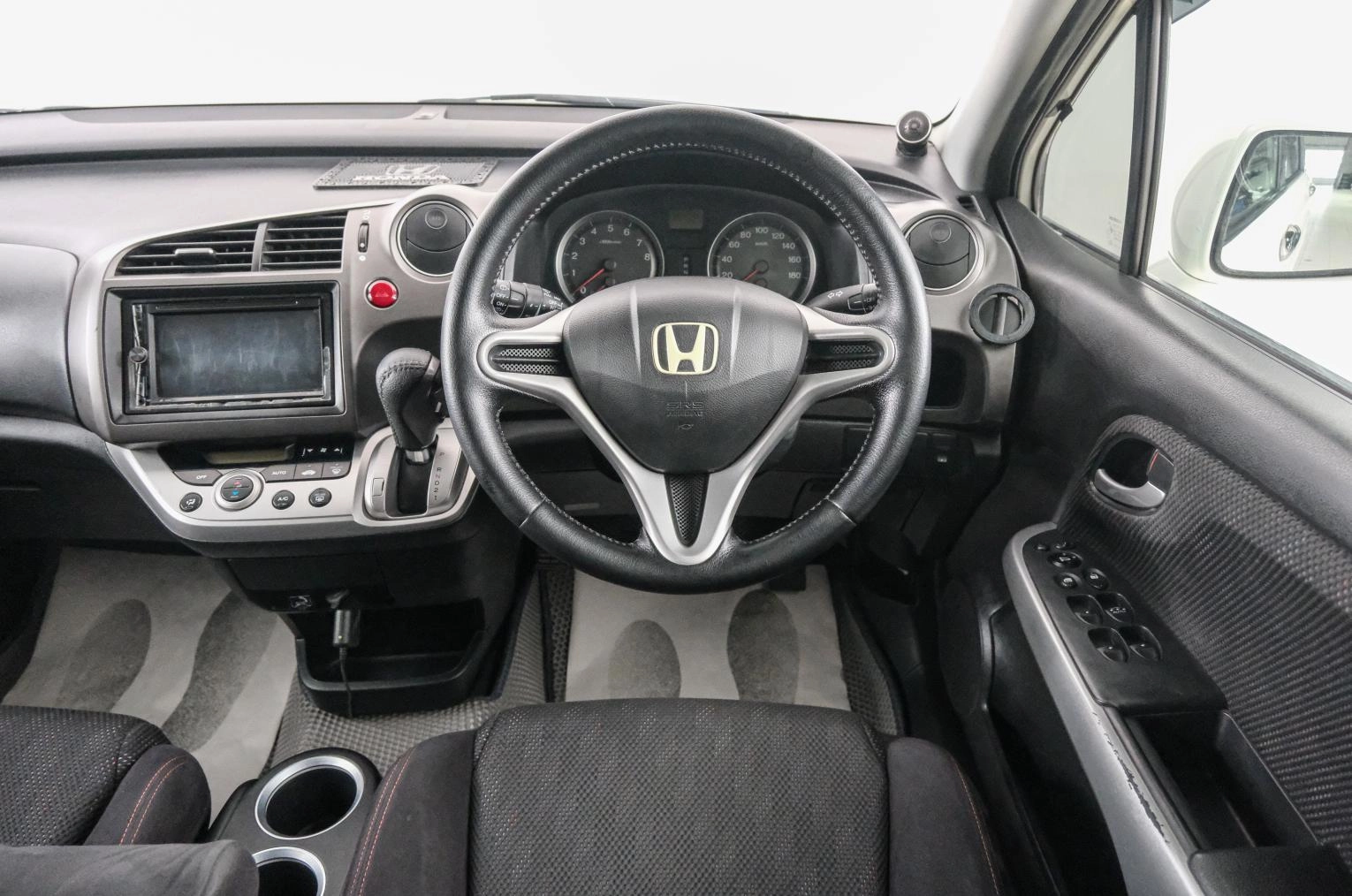Honda Stream 14 из 22