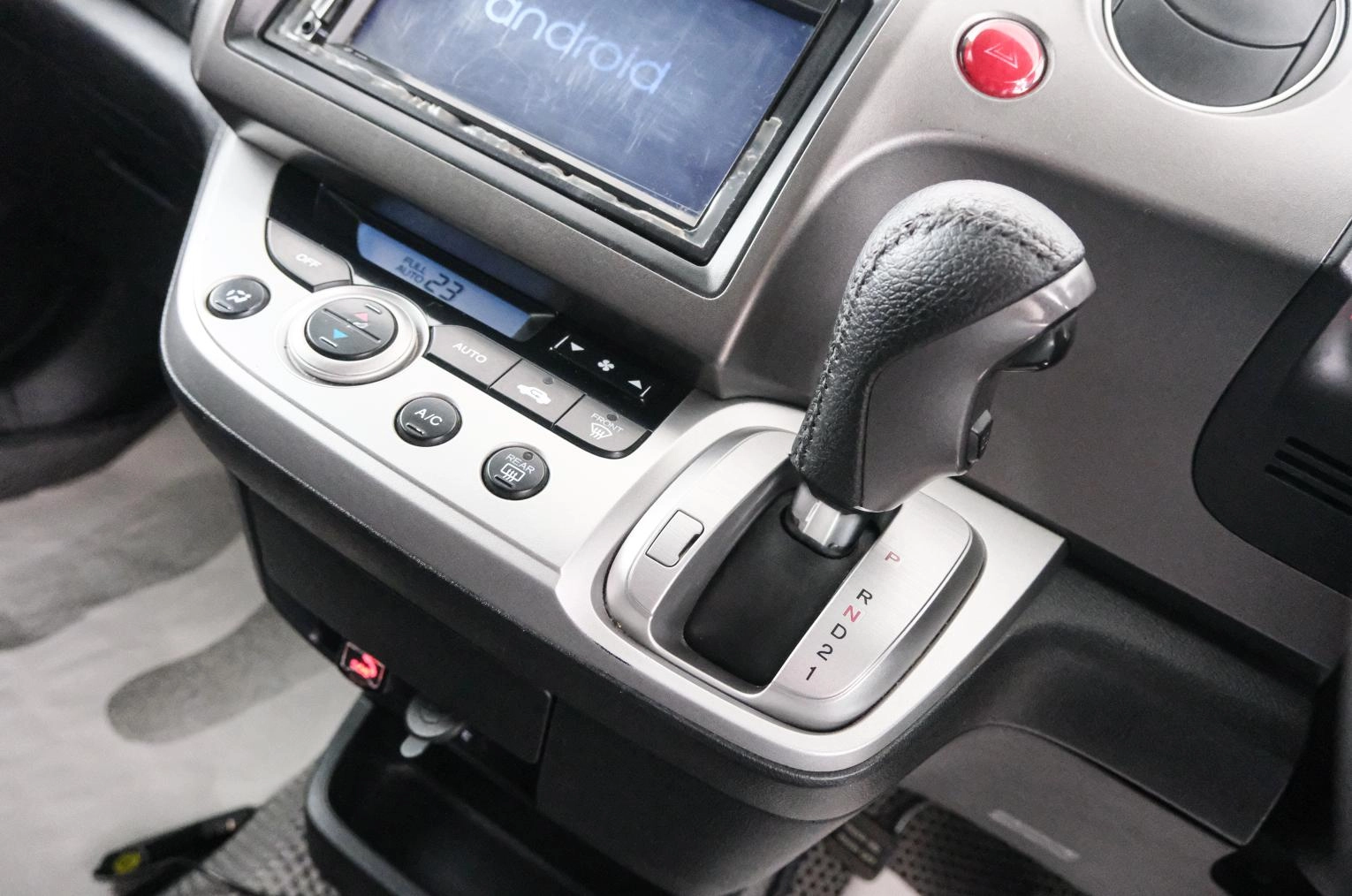 Honda Stream 16 из 22