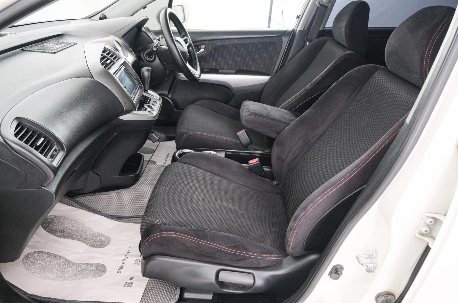 Honda Stream 13 из 22
