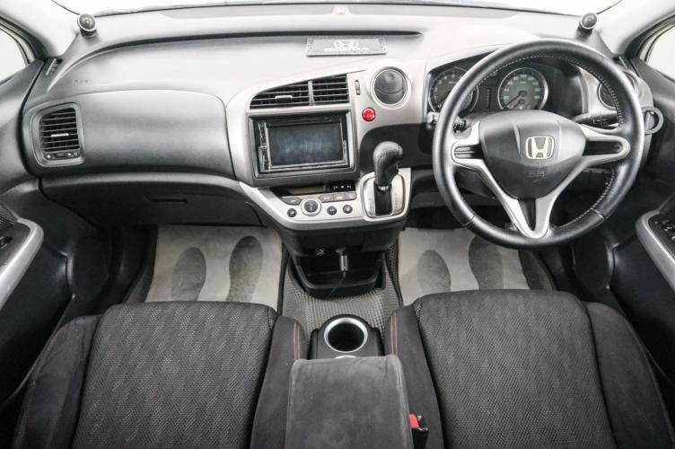 Honda Stream 10 из 22