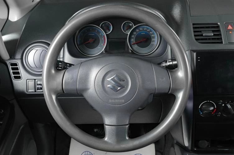 Suzuki SX4 13 из 16