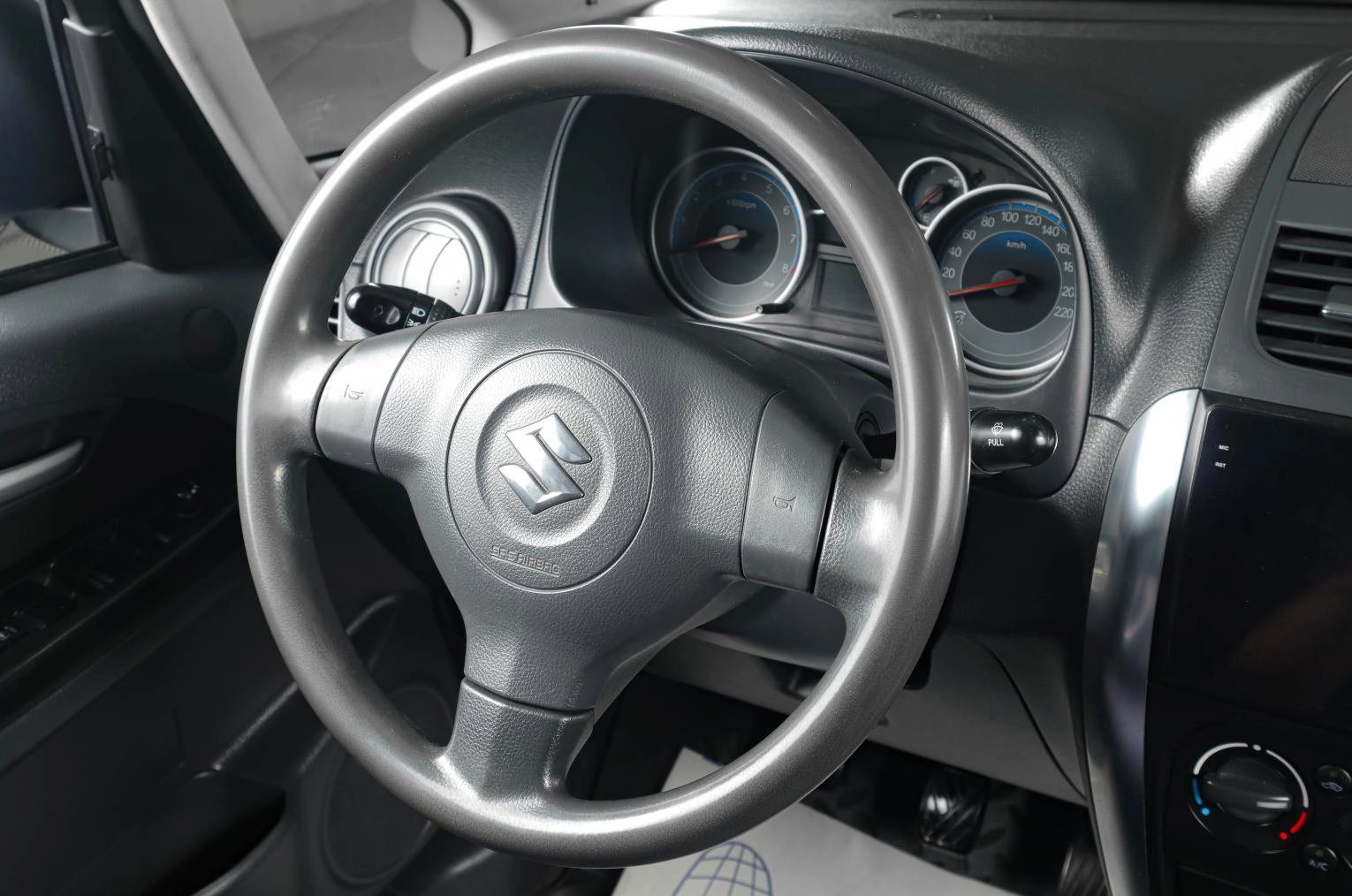 Suzuki SX4 11 из 16