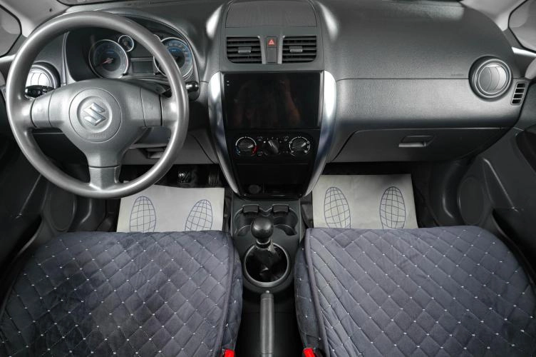 Suzuki SX4 12 из 16