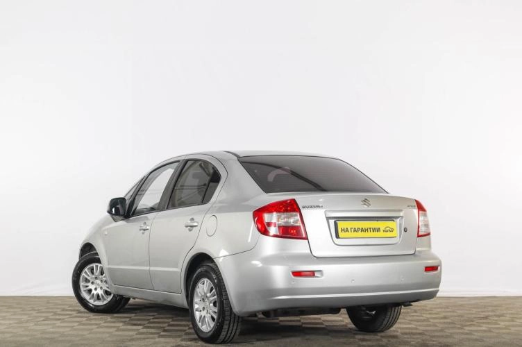 Suzuki SX4 4 из 6