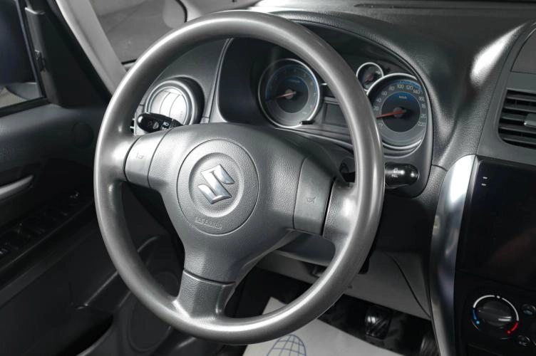 Suzuki SX4 11 из 16