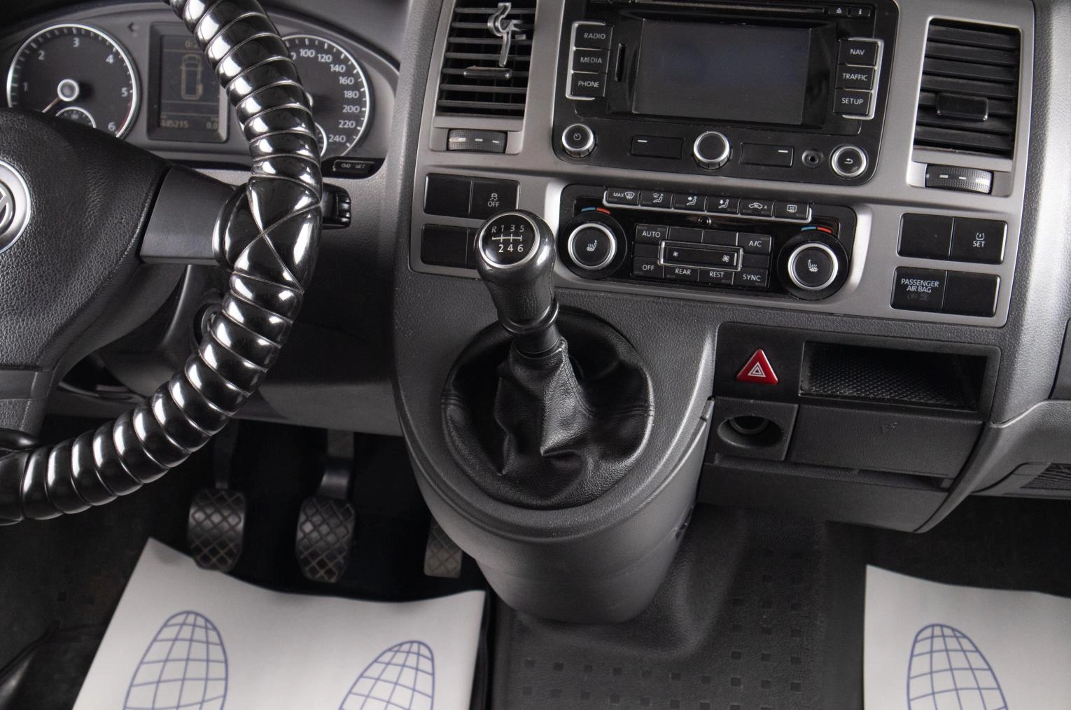 Volkswagen Caravelle 11 из 16
